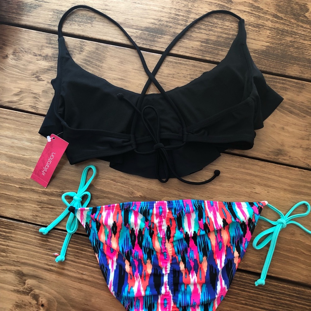 Bikini - Picture 2 of 6